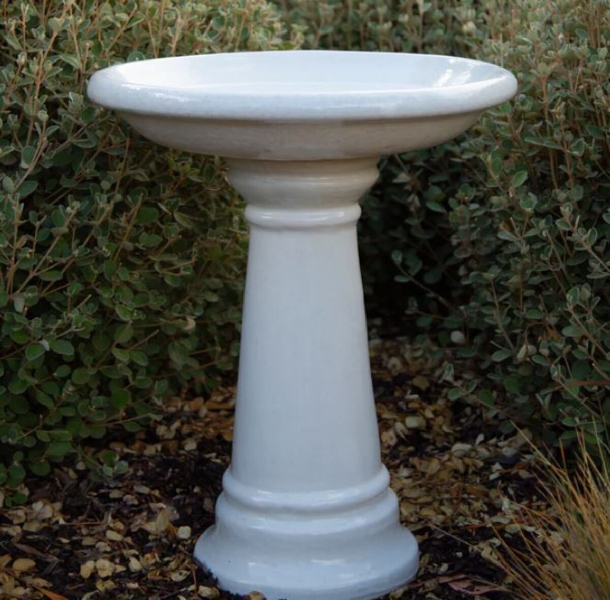 NC Grafton Birdbath - Cream