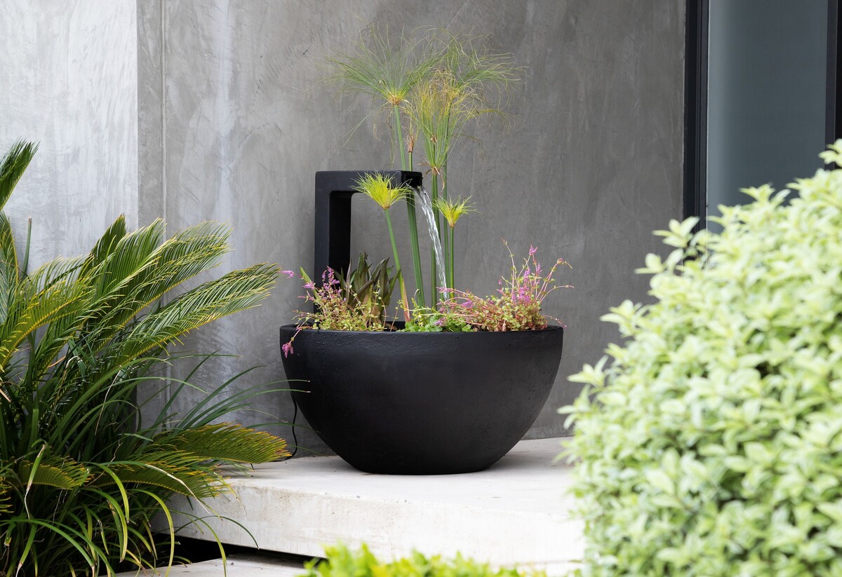 NC Patio Pond - Medium - Black